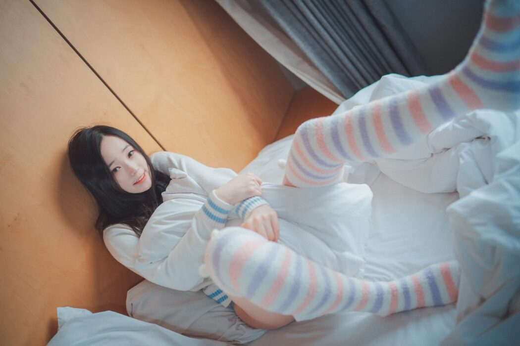 DJAWA Bambi 밤비 Homebody Girl