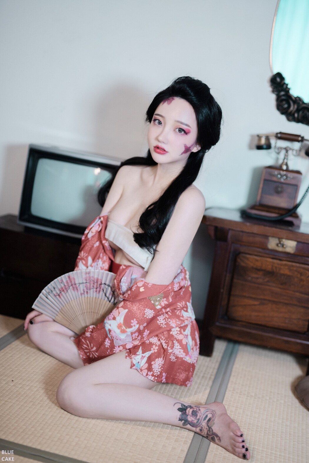 BlueCake Son Ye-Eun 손예은 – Red Oni