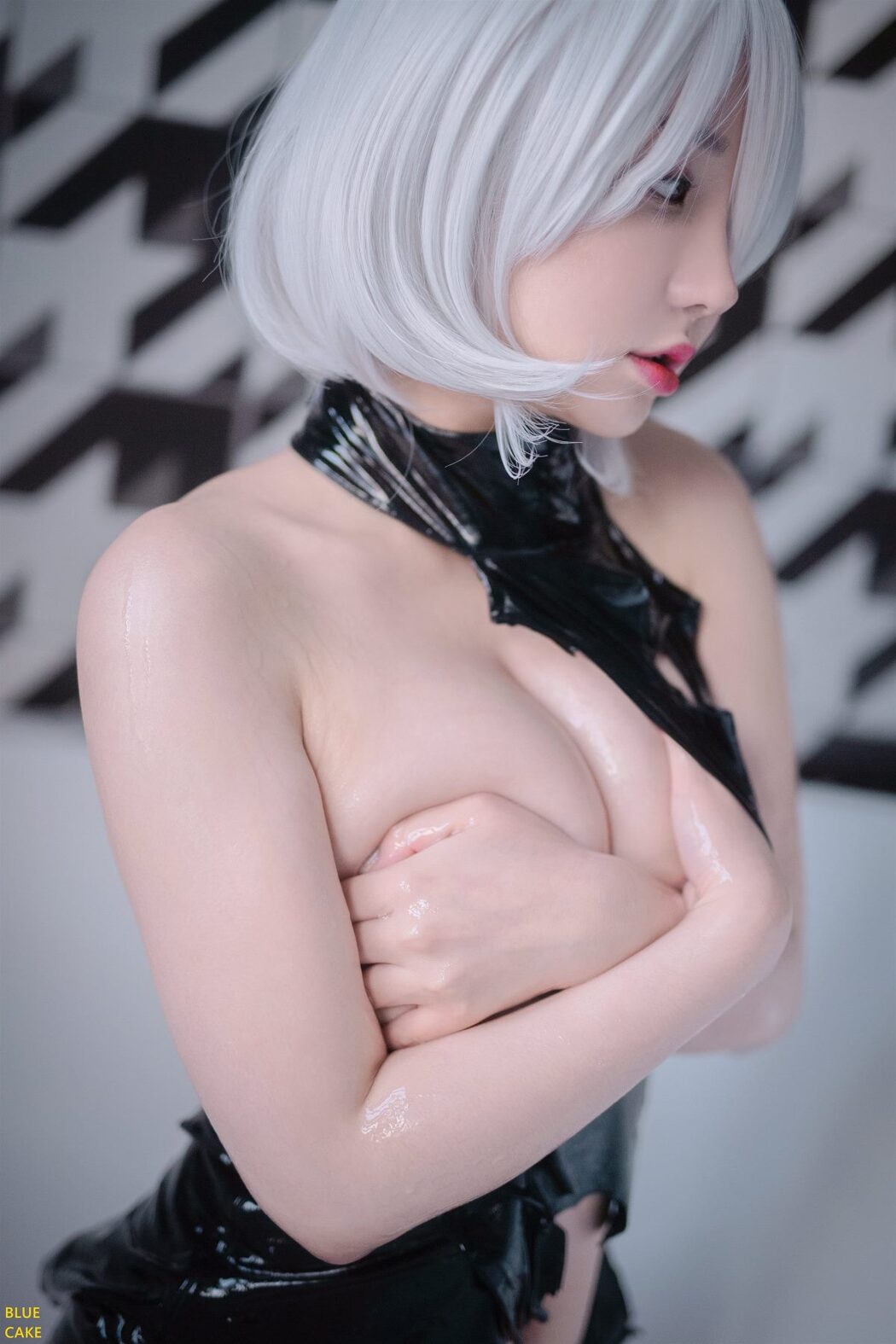 BLUECAKE Son Ye-Eun 손예은 2B RED