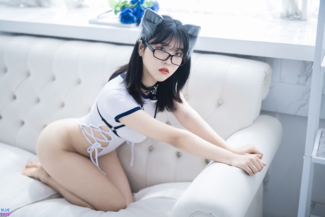 BLUECAKE Song Hana 송하나 – Strange Cat
