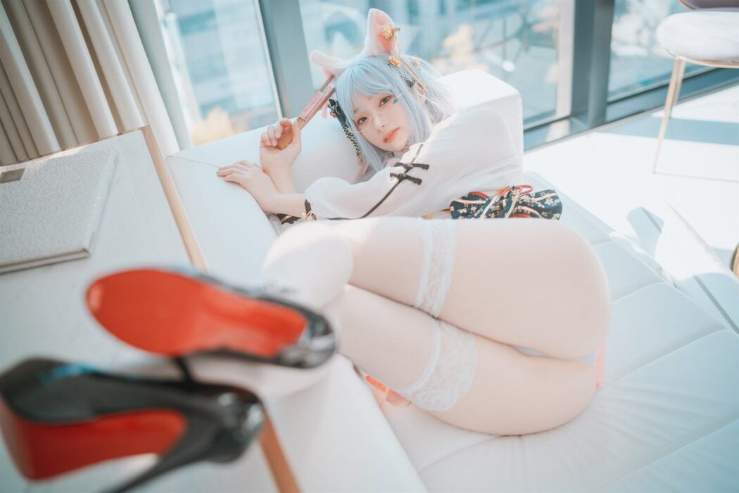 DJAWA Bambi 밤비 Le Chat Porte un Qipao