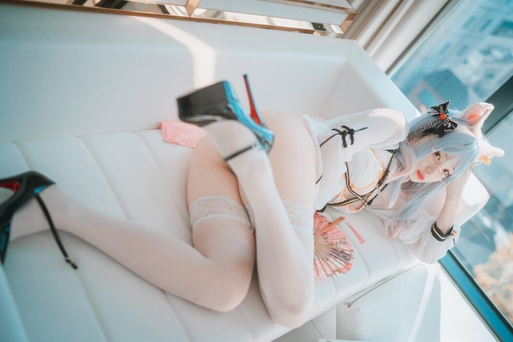 DJAWA Bambi 밤비 Le Chat Porte un Qipao