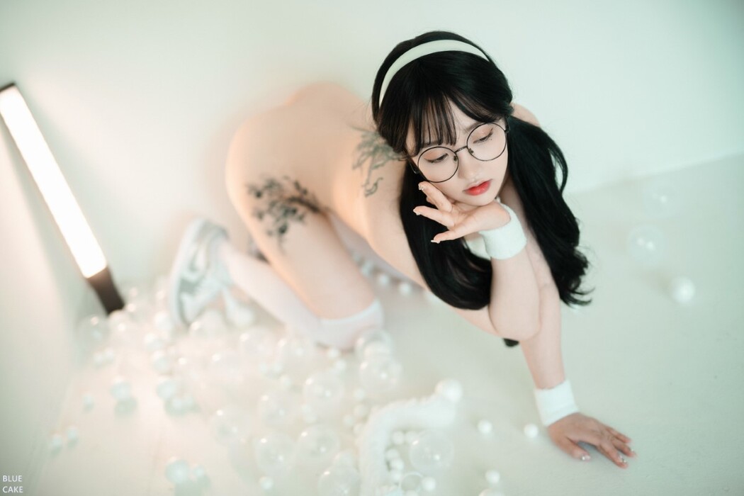 BlueCake Son Ye-Eun 손예은 – Pocky Yenny