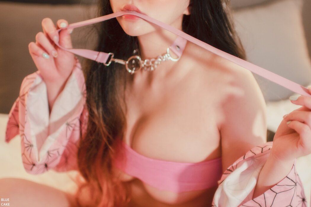 BLUECAKE Son Ye-Eun 손예은 Pink Oni