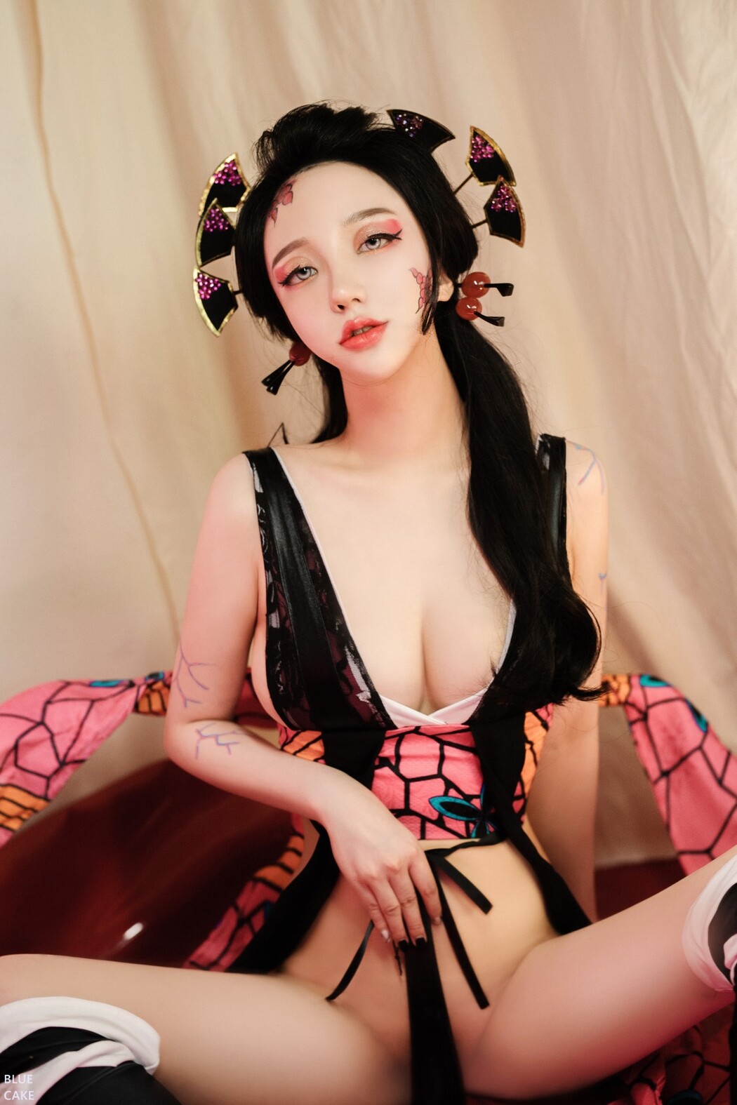 BlueCake Son Ye-Eun 손예은 – Red Oni