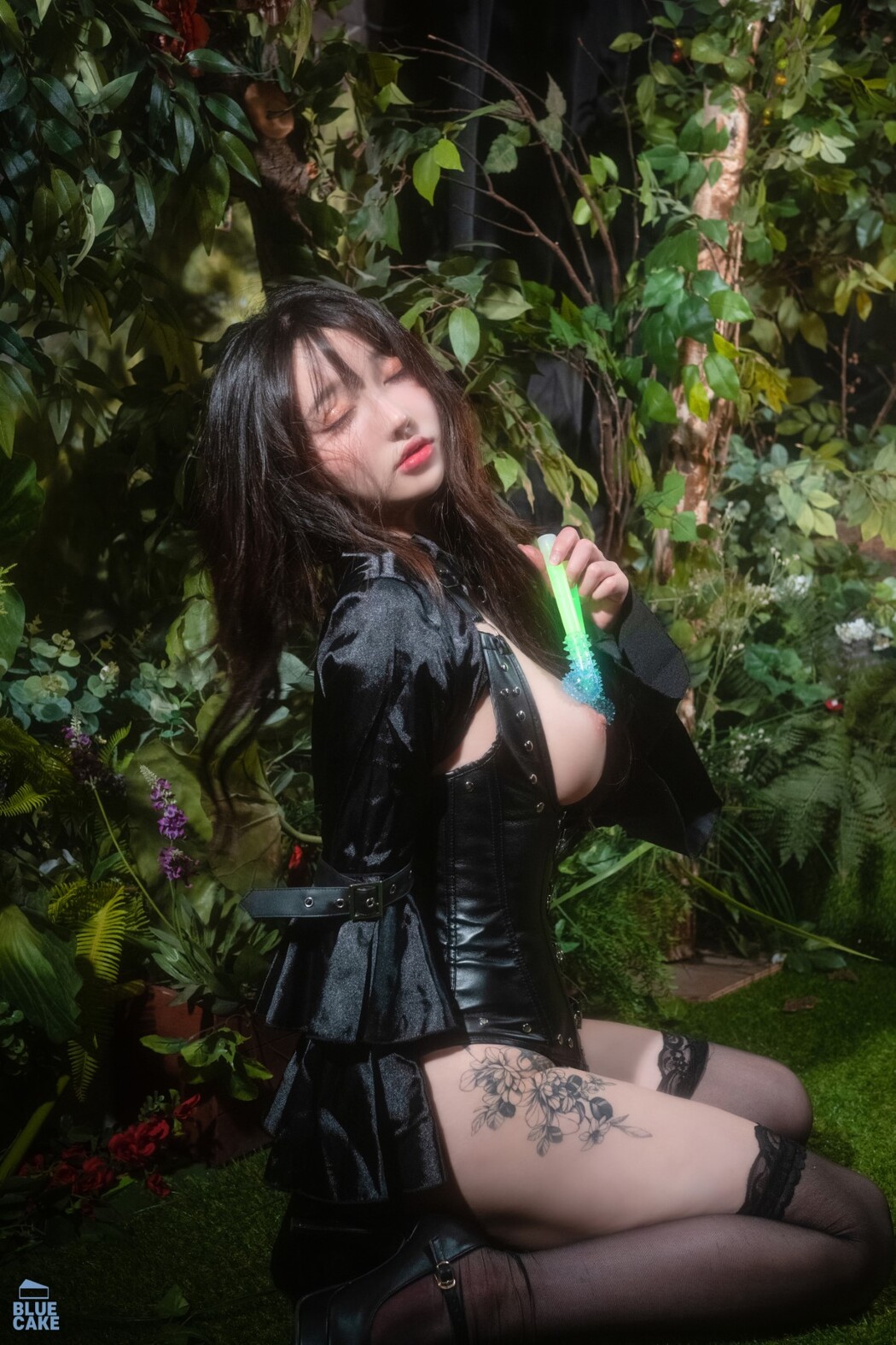 BlueCake Son Ye-Eun 손예은 – Tentacle Bukkake