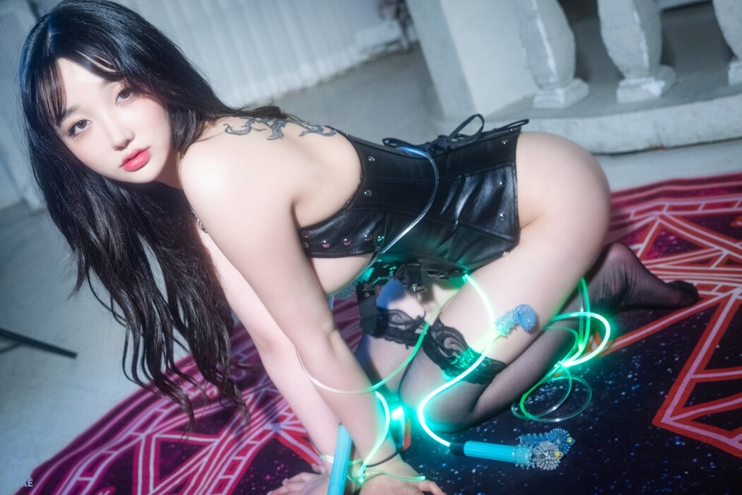BlueCake Son Ye-Eun 손예은 – Tentacle Bukkake