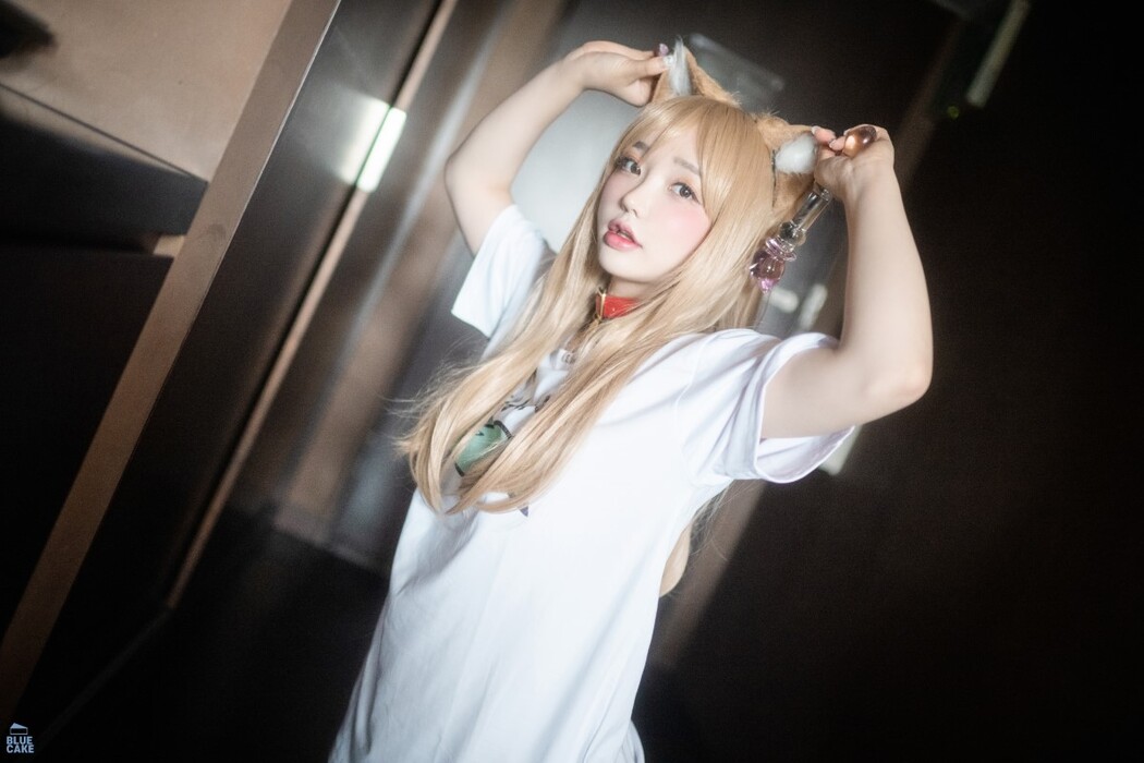 BlueCake Son Ye-Eun 손예은 – Puss Puss