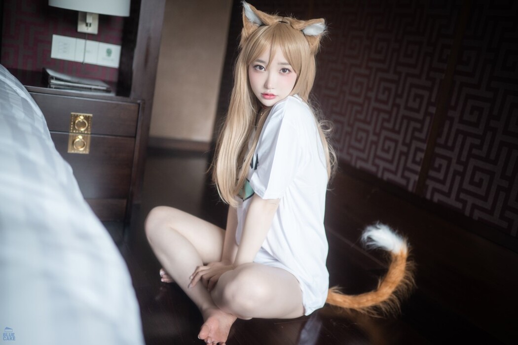 BlueCake Son Ye-Eun 손예은 – Puss Puss