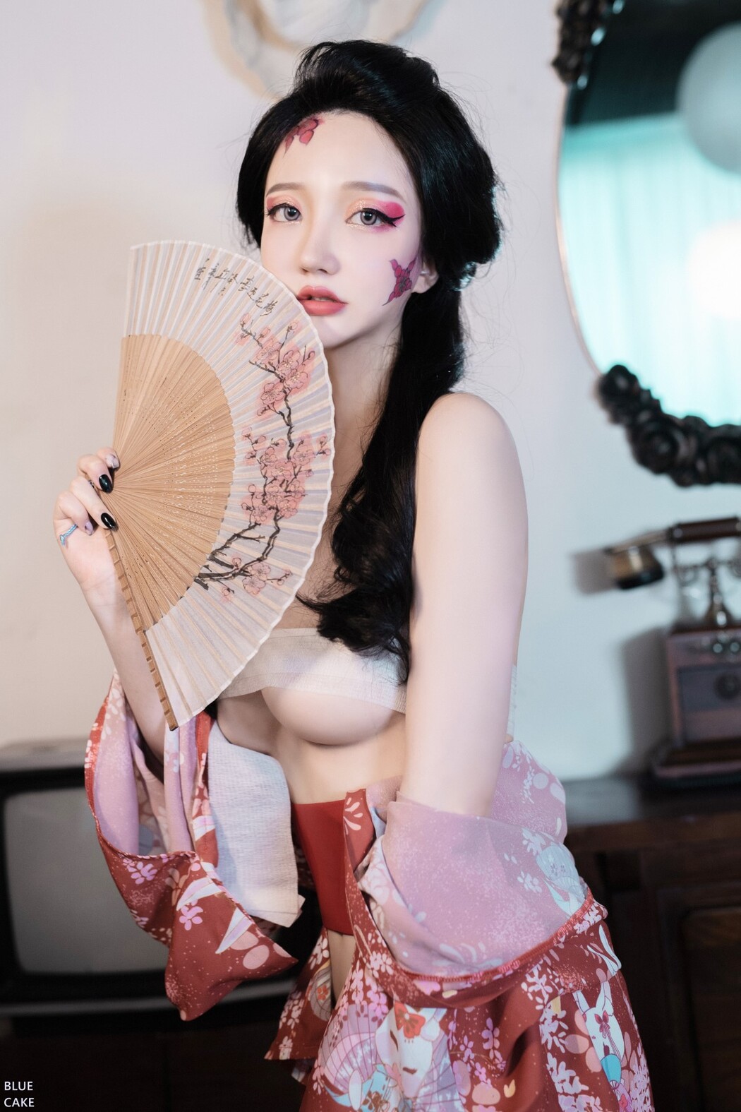 BlueCake Son Ye-Eun 손예은 – Red Oni