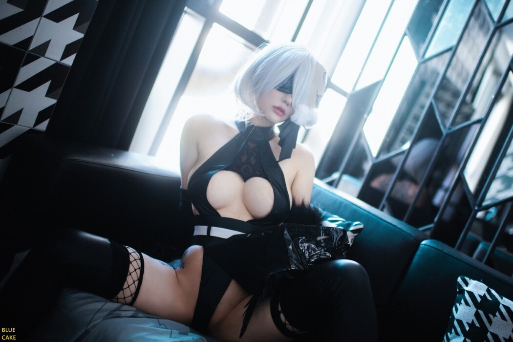BlueCake Son Ye-Eun 손예은 2B RED A