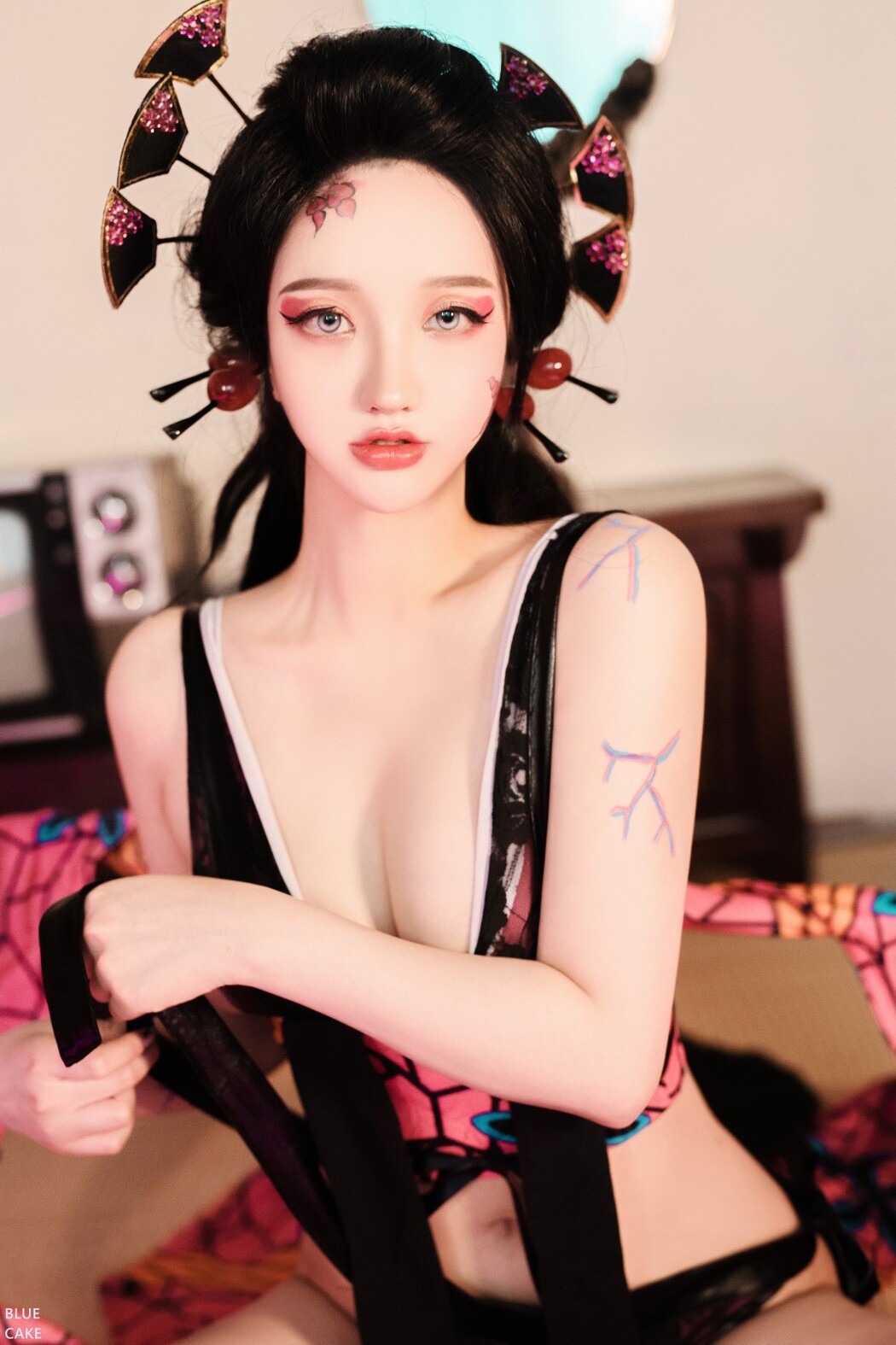 BlueCake Son Ye-Eun 손예은 – Red Oni