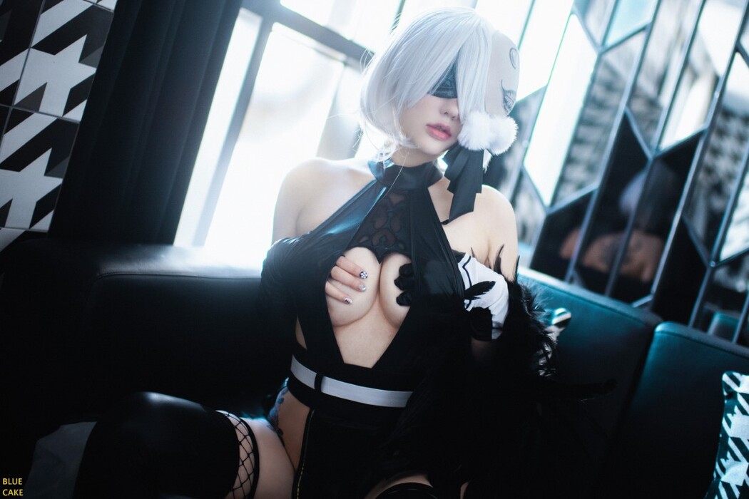 BlueCake Son Ye-Eun 손예은 2B RED A