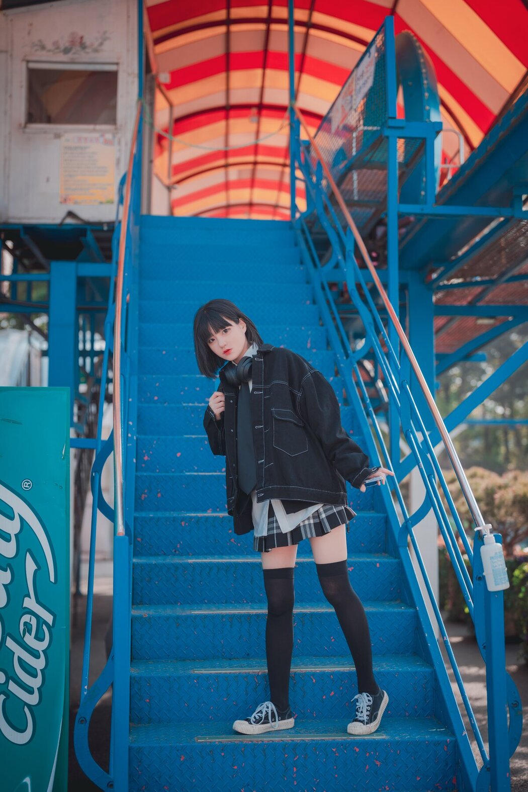 DJAWA Jeong Jenny 정제니 – Theme Park Girl A