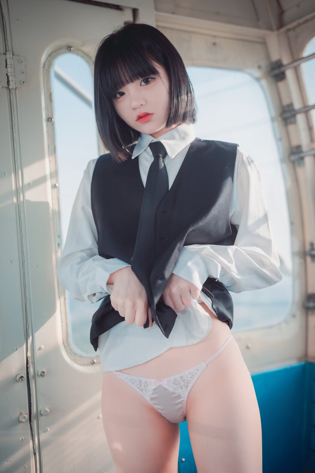 DJAWA Jeong Jenny 정제니 – Theme Park Girl B