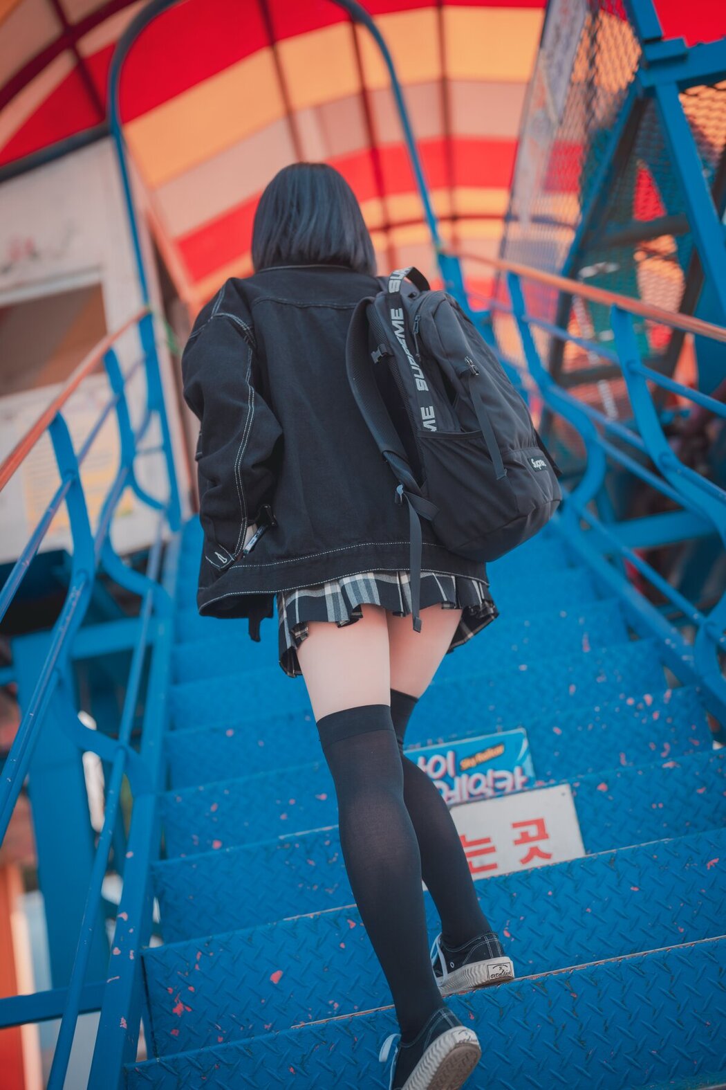 DJAWA Jeong Jenny 정제니 – Theme Park Girl A