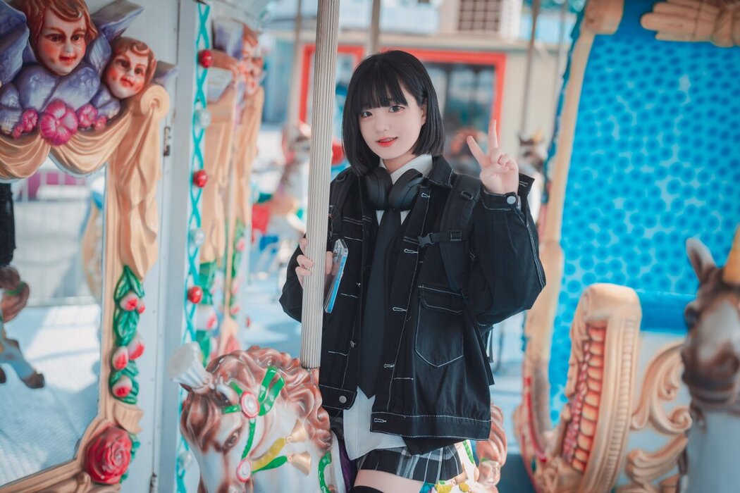 DJAWA Jeong Jenny 정제니 – Theme Park Girl A