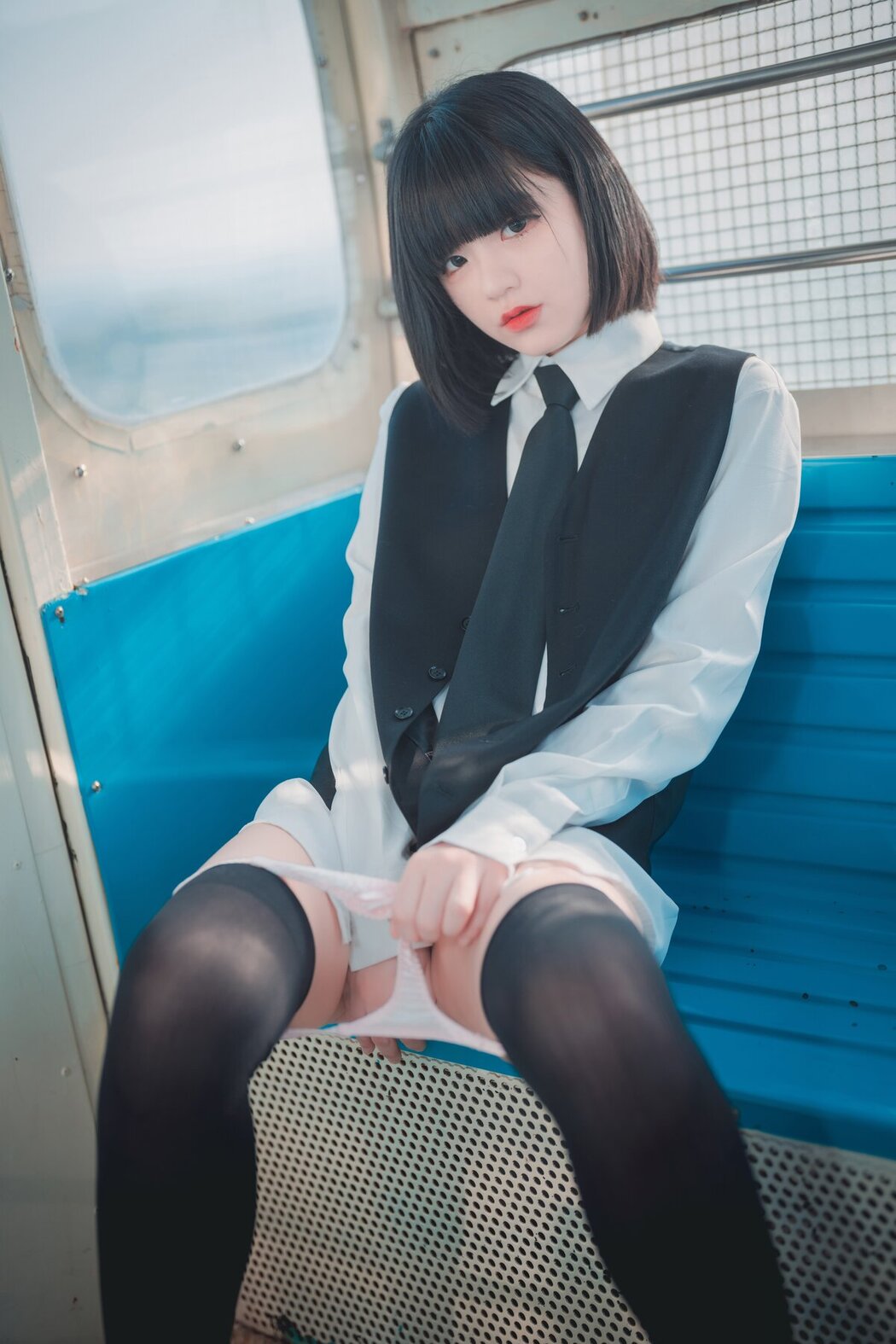 DJAWA Jeong Jenny 정제니 – Theme Park Girl B