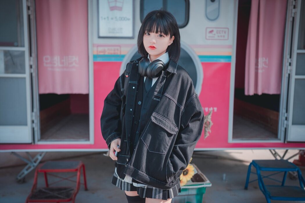 DJAWA Jeong Jenny 정제니 – Theme Park Girl A