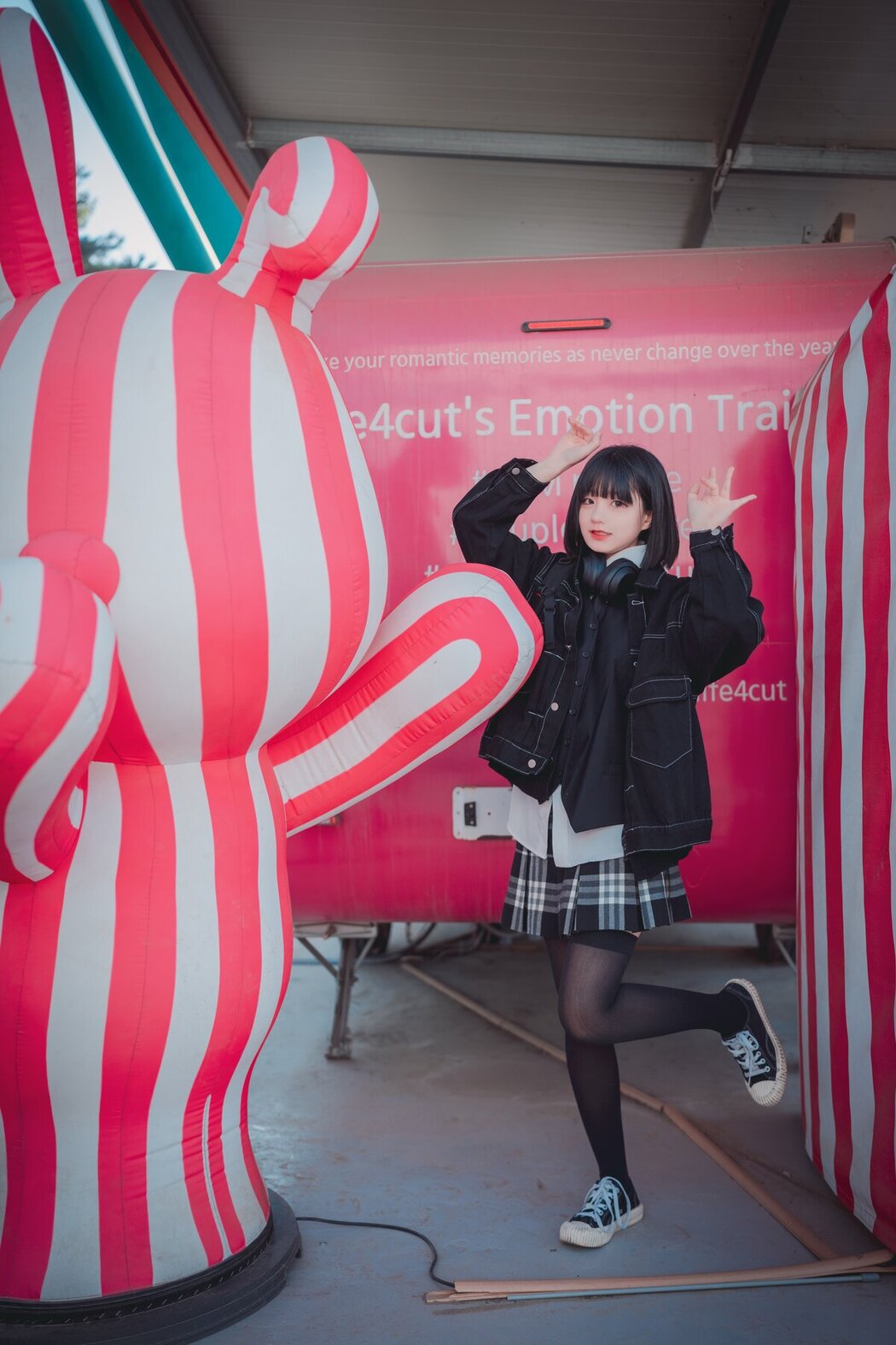 DJAWA Jeong Jenny 정제니 – Theme Park Girl B