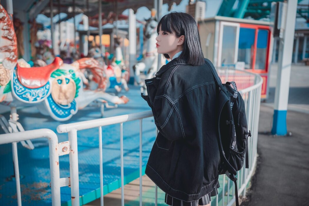 DJAWA Jeong Jenny 정제니 – Theme Park Girl A