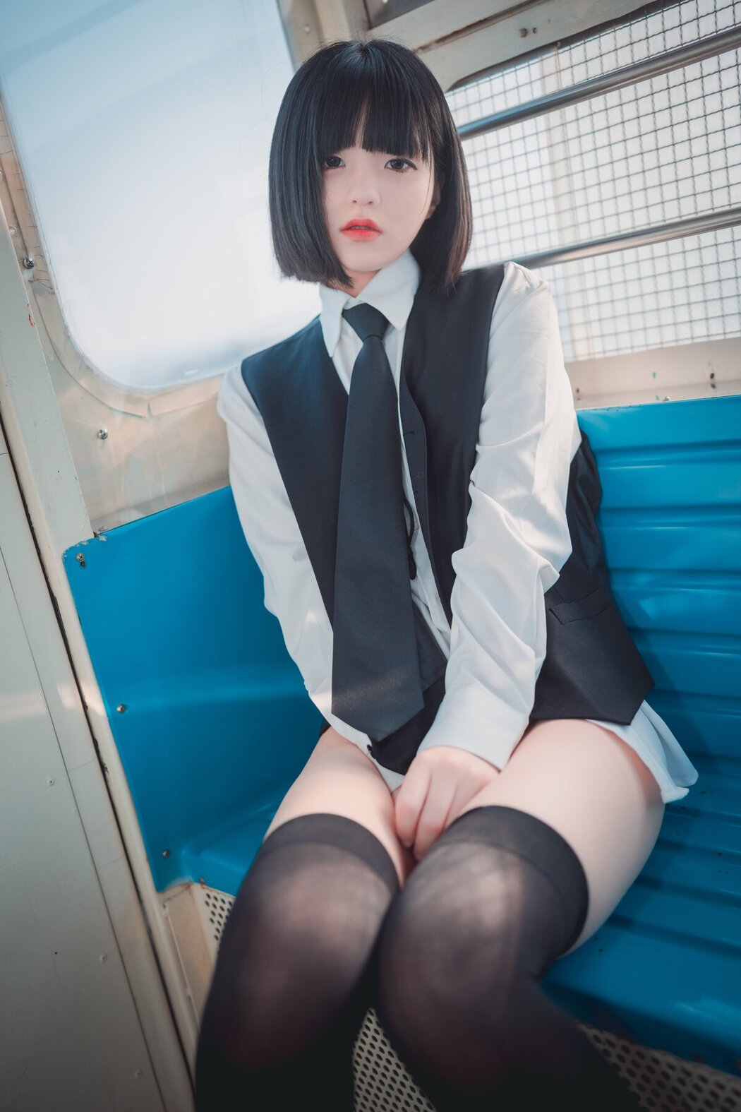 DJAWA Jeong Jenny 정제니 – Theme Park Girl B