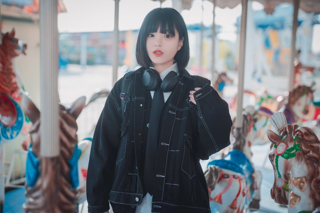 DJAWA Jeong Jenny 정제니 – Theme Park Girl A