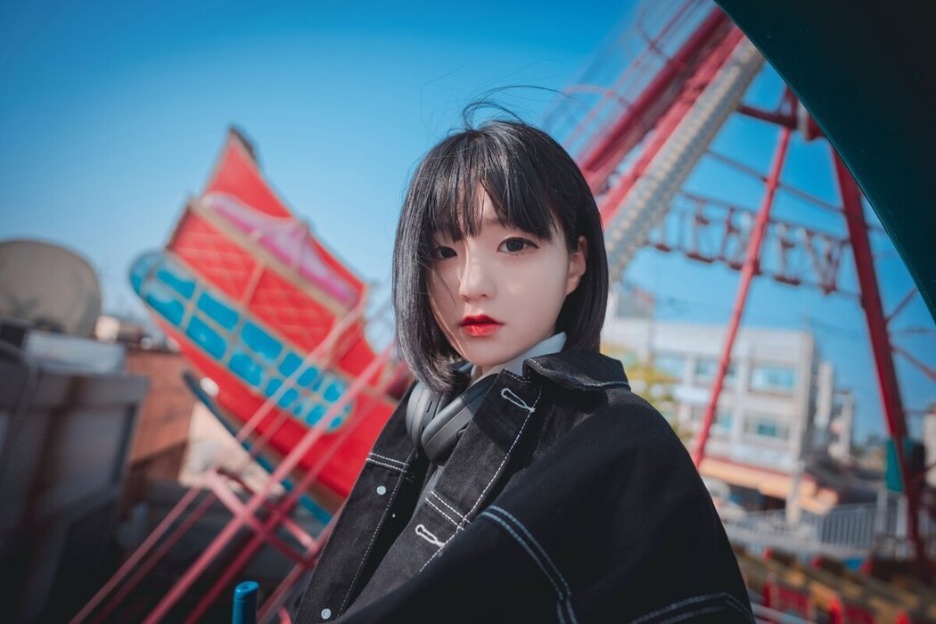 DJAWA Jeong Jenny 정제니 – Theme Park Girl A