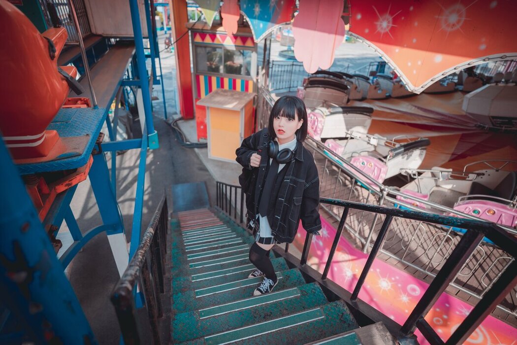 DJAWA Jeong Jenny 정제니 – Theme Park Girl A