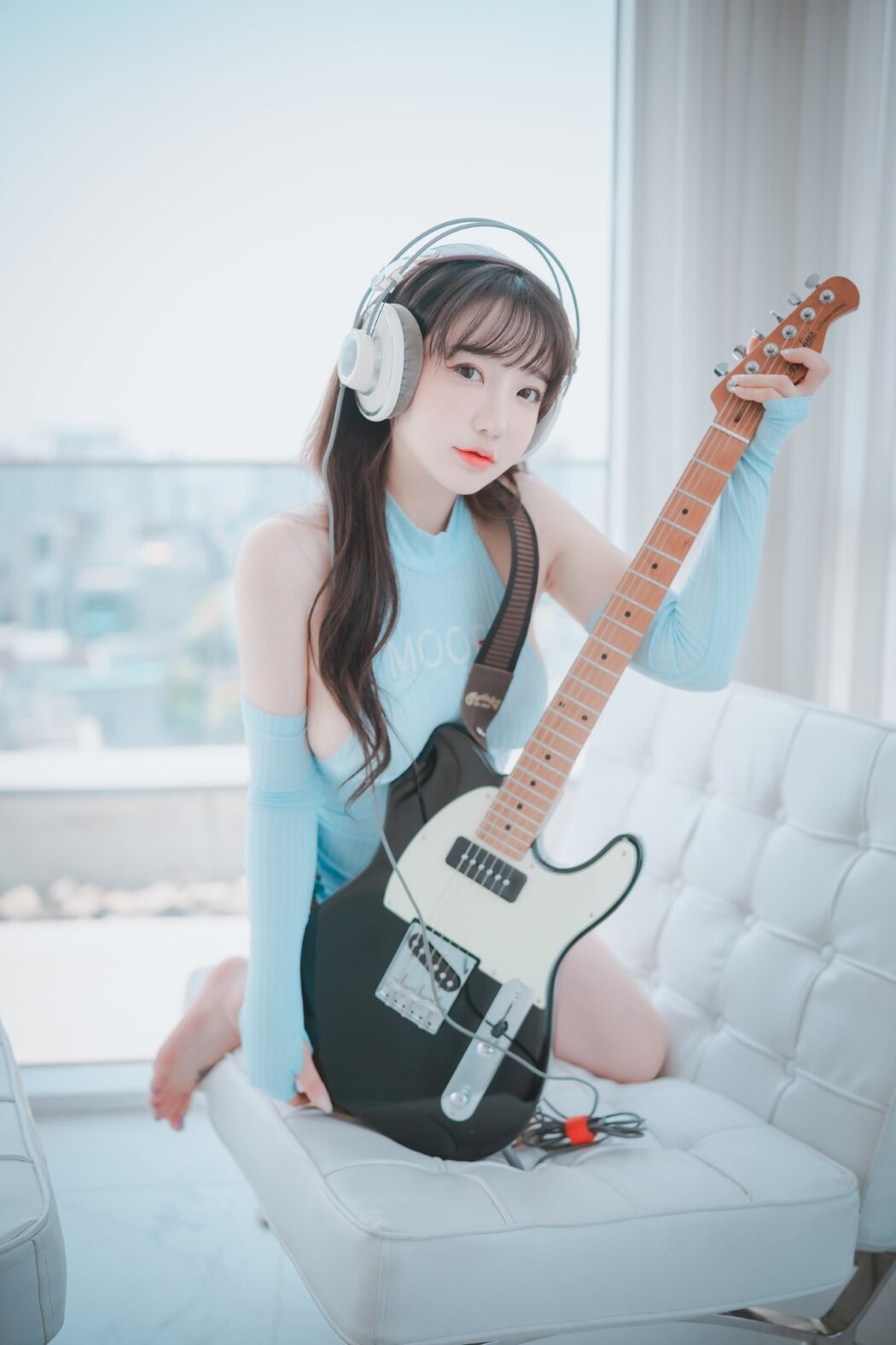 DJAWA Son Ye-Eun 손예은 – Ms. Slowhand