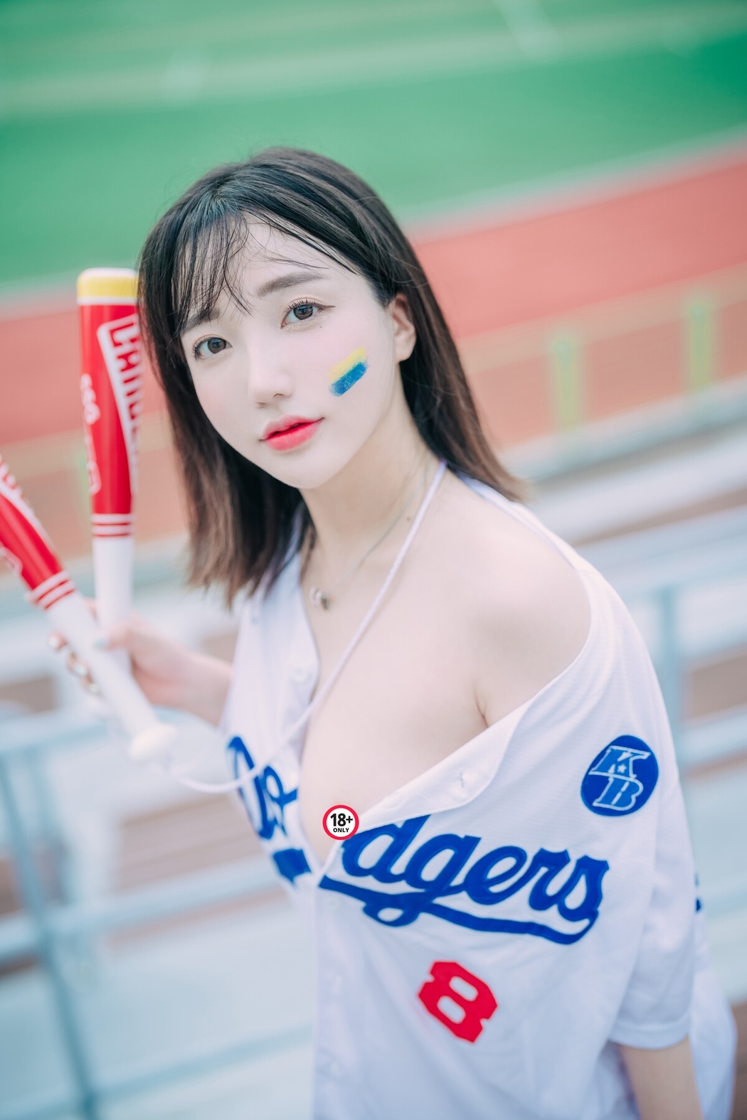 DJAWA Son Ye-Eun 손예은 – Cheer Up In The Summer B