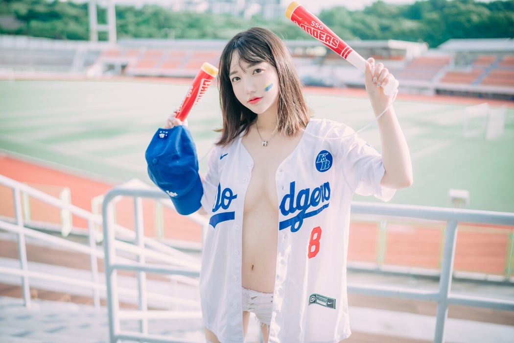 DJAWA Son Ye-Eun 손예은 – Cheer Up In The Summer A