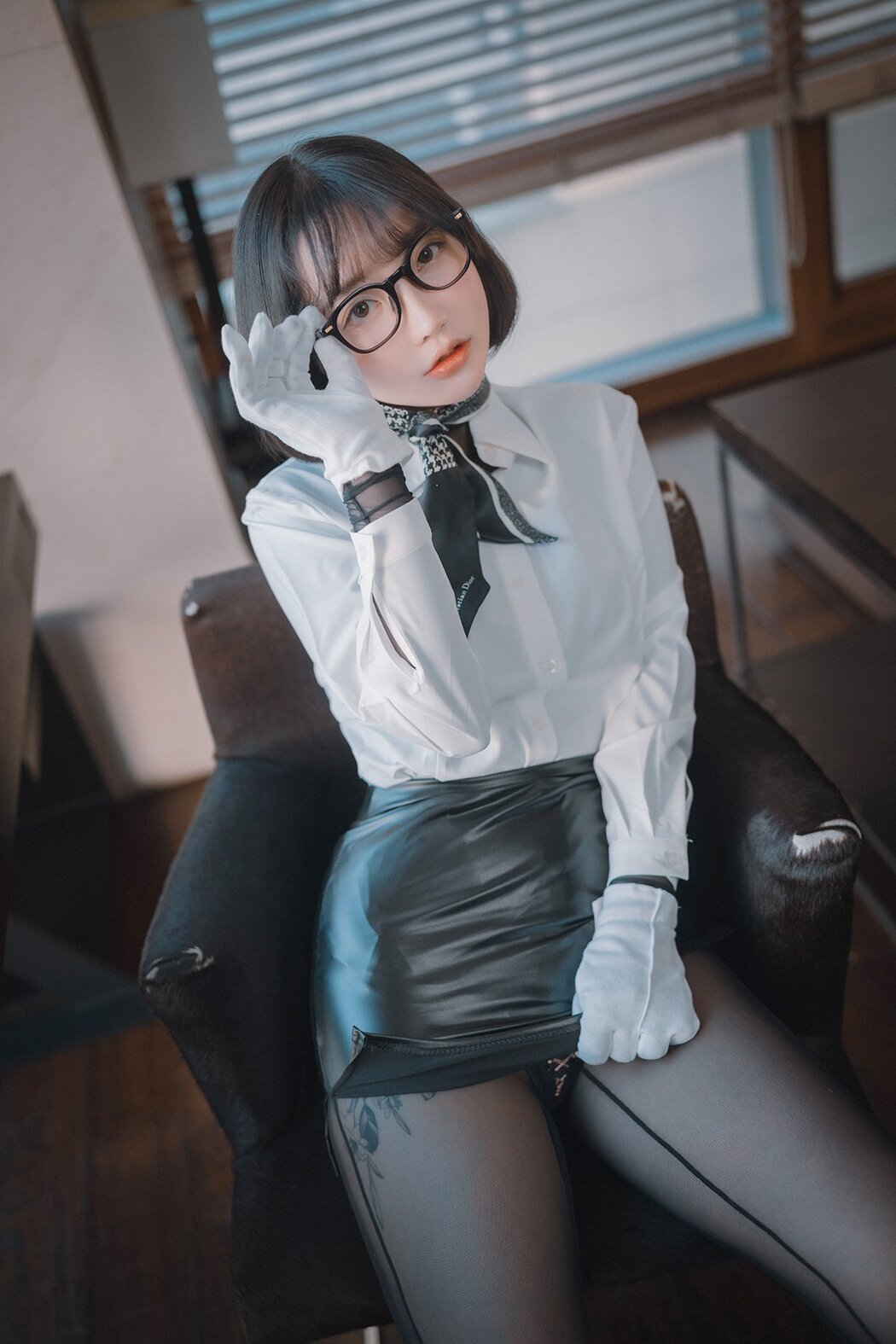 DJAWA Son Ye-Eun 손예은 Naughty Supervisor Cover Photo