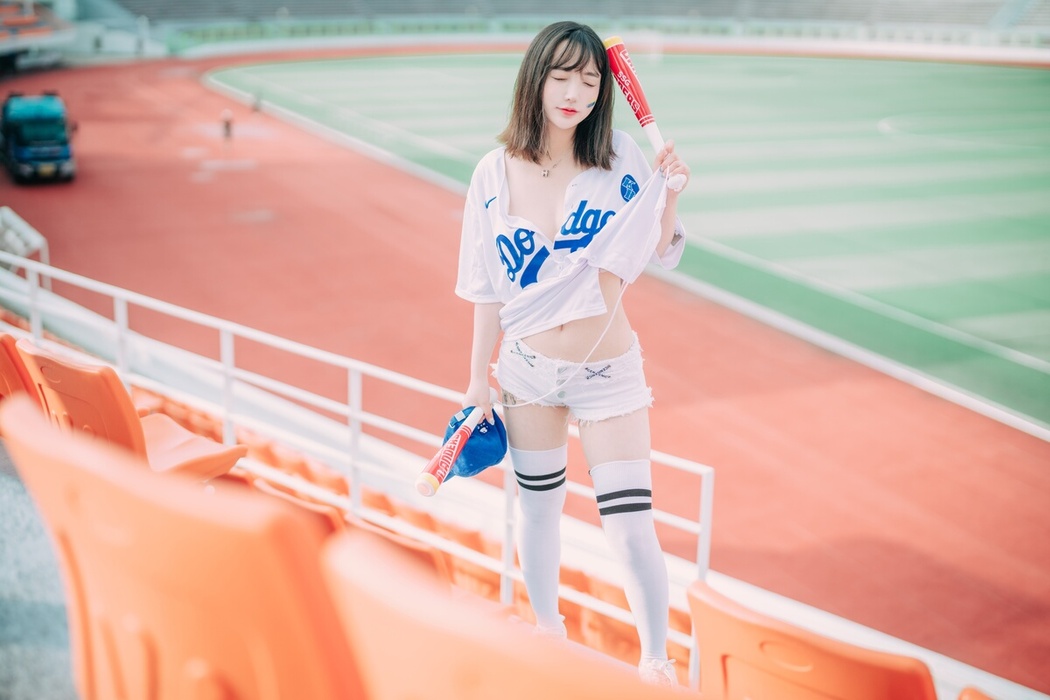 DJAWA Son Ye-Eun 손예은 – Cheer Up In The Summer A