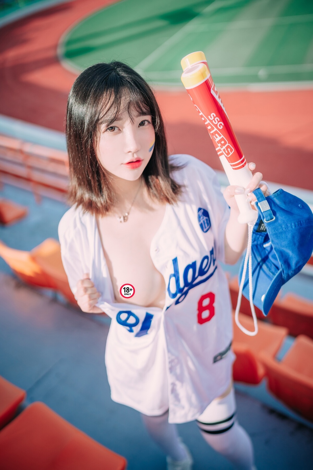 DJAWA Son Ye-Eun 손예은 – Cheer Up In The Summer B