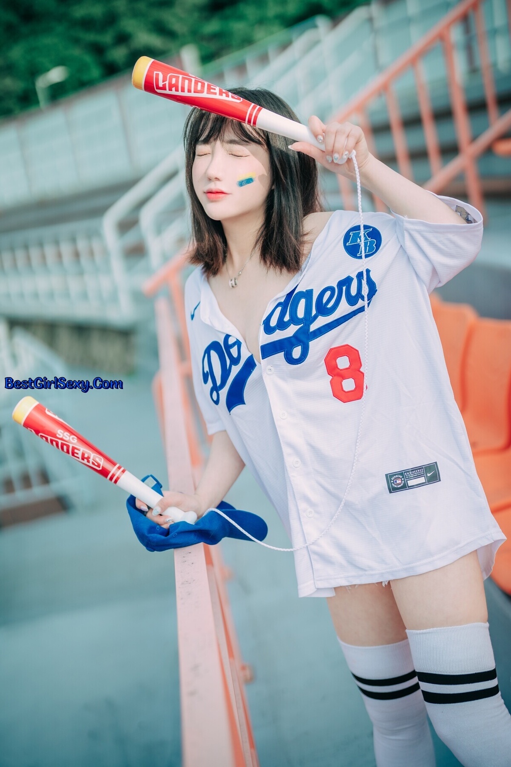 DJAWA Son Ye-Eun 손예은 – Cheer Up In The Summer A