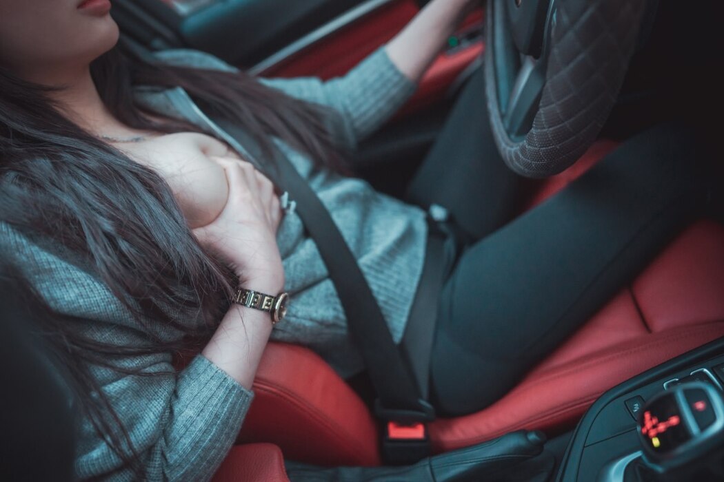DJAWA Son Ye-Eun 손예은 – Drive My Car
