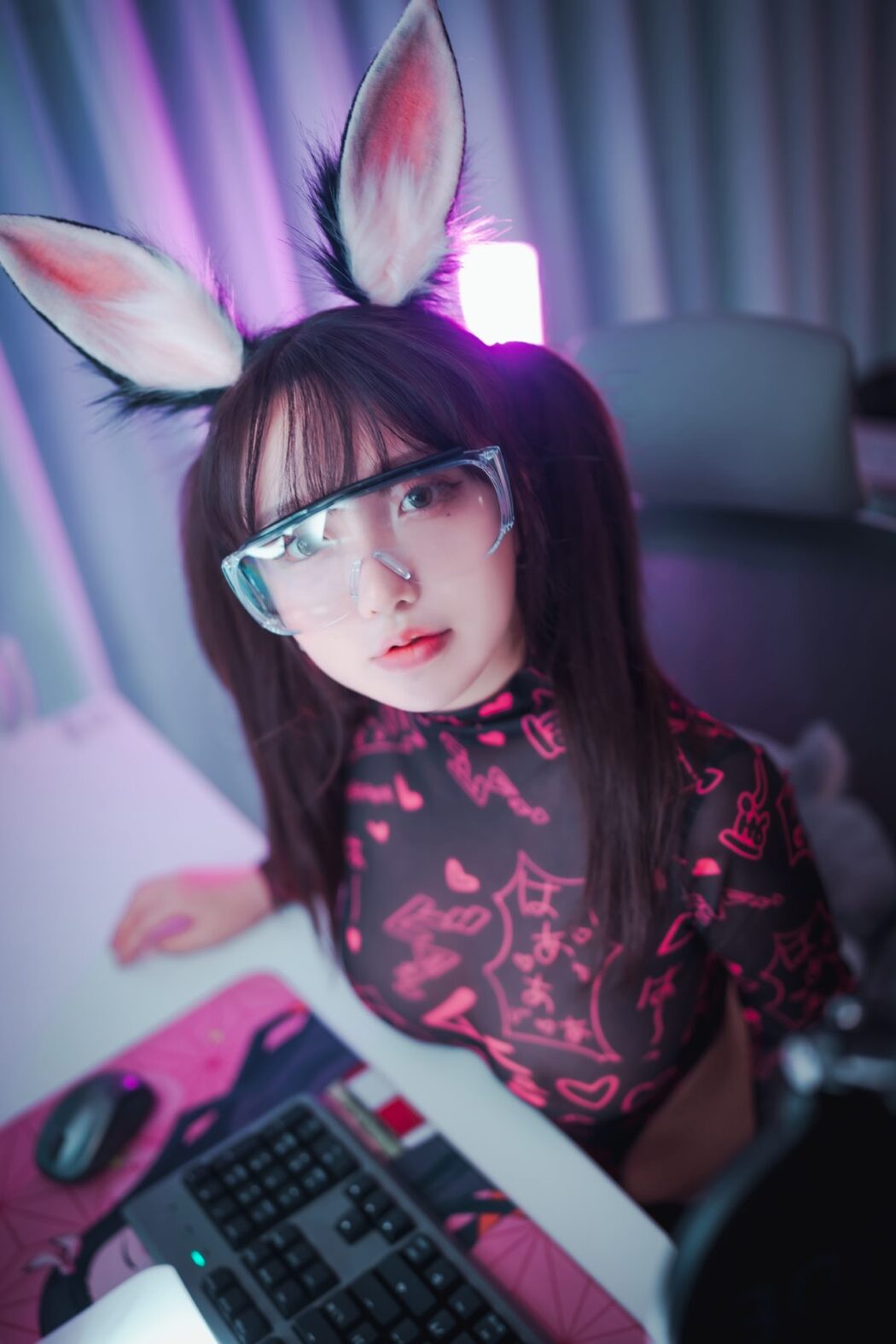 DJAWA Son Ye-Eun 손예은 Retro Gaming Girl