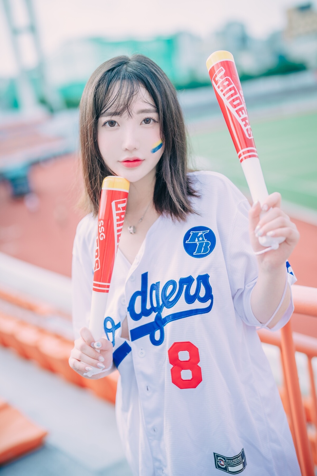 DJAWA Son Ye-Eun 손예은 – Cheer Up In The Summer B