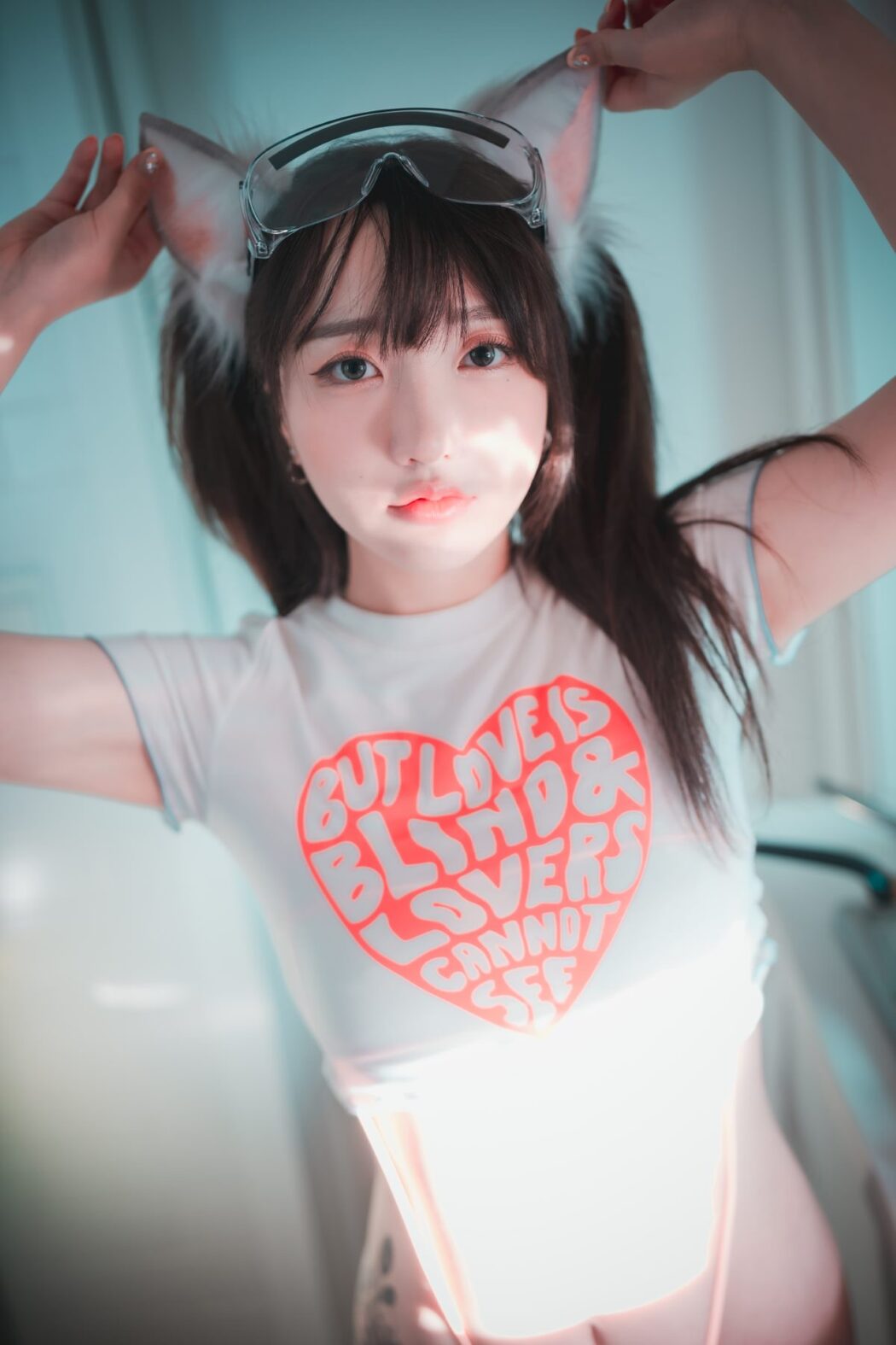 DJAWA Son Ye-Eun 손예은 Retro Gaming Girl