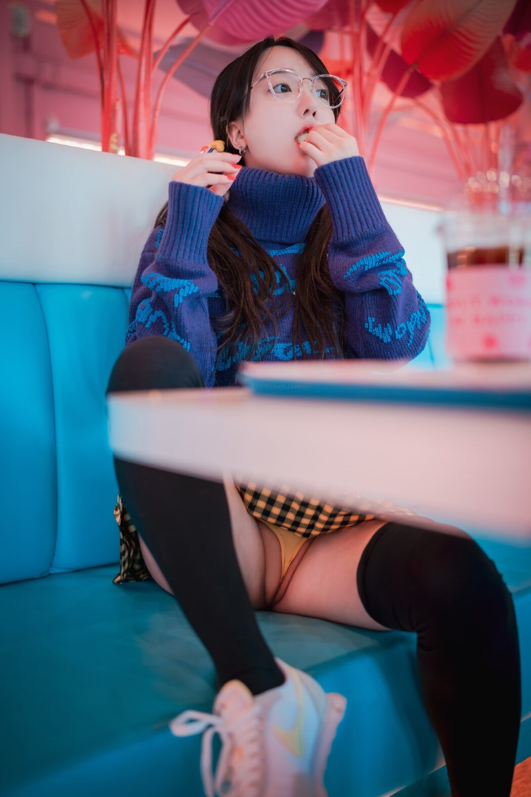 DJAWA Son Ye-Eun 손예은 – Early Spring Walk In March Vol.2 S.Ver B