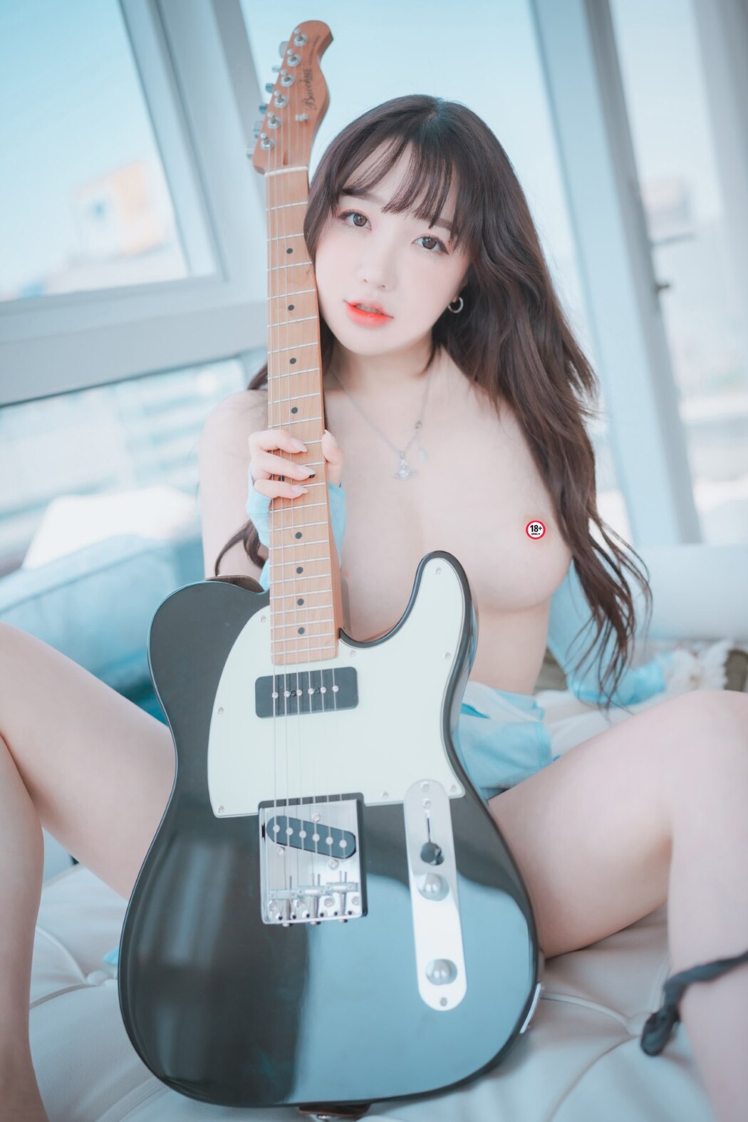 DJAWA Son Ye-Eun 손예은 – Ms. Slowhand
