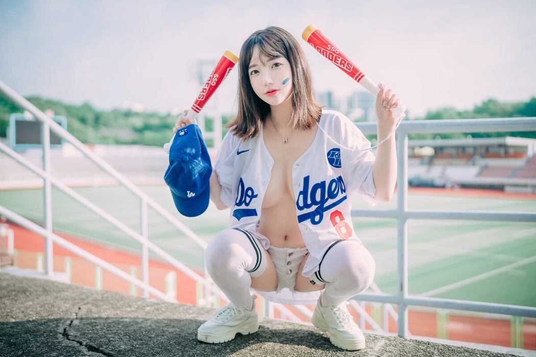 DJAWA Son Ye-Eun 손예은 – Cheer Up In The Summer A