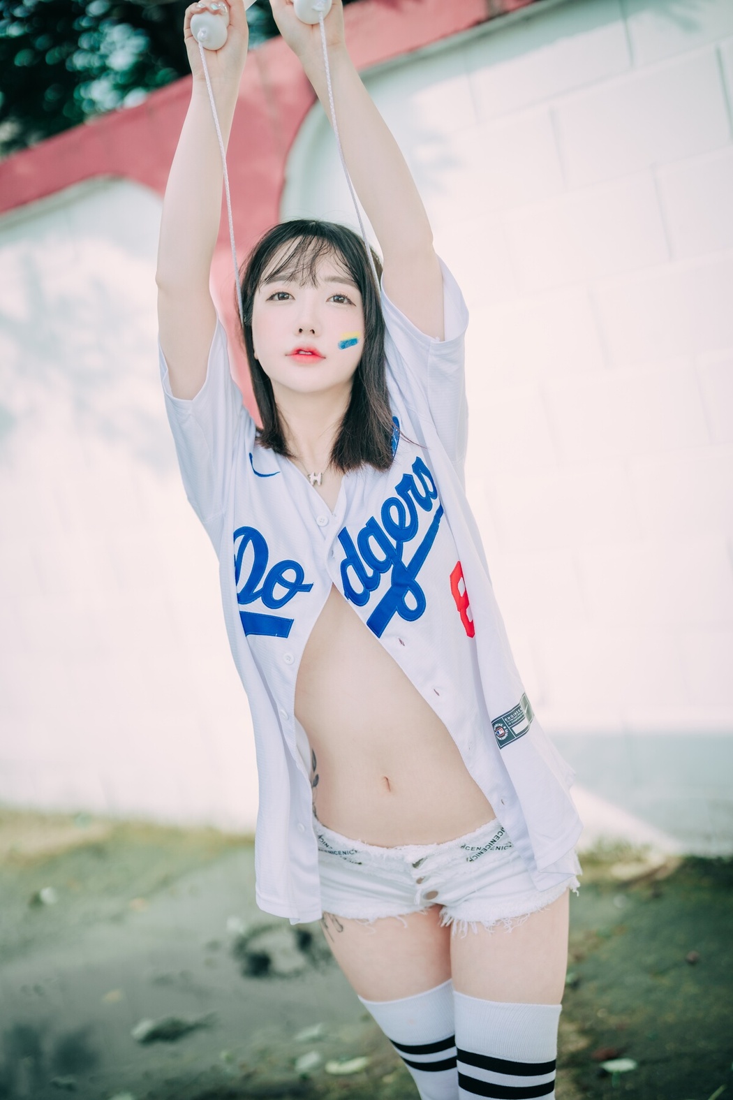 DJAWA Son Ye-Eun 손예은 – Cheer Up In The Summer A