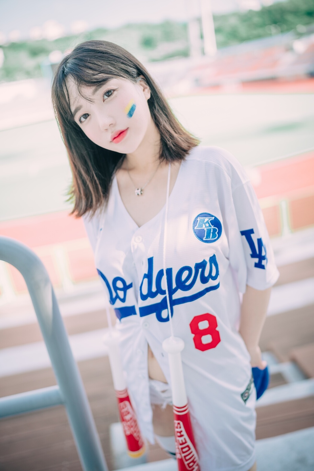 DJAWA Son Ye-Eun 손예은 – Cheer Up In The Summer A