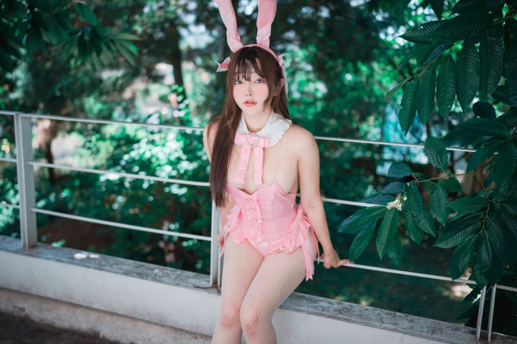 DJAWA Newbom – The Year of the Pink Bunny S.Ver