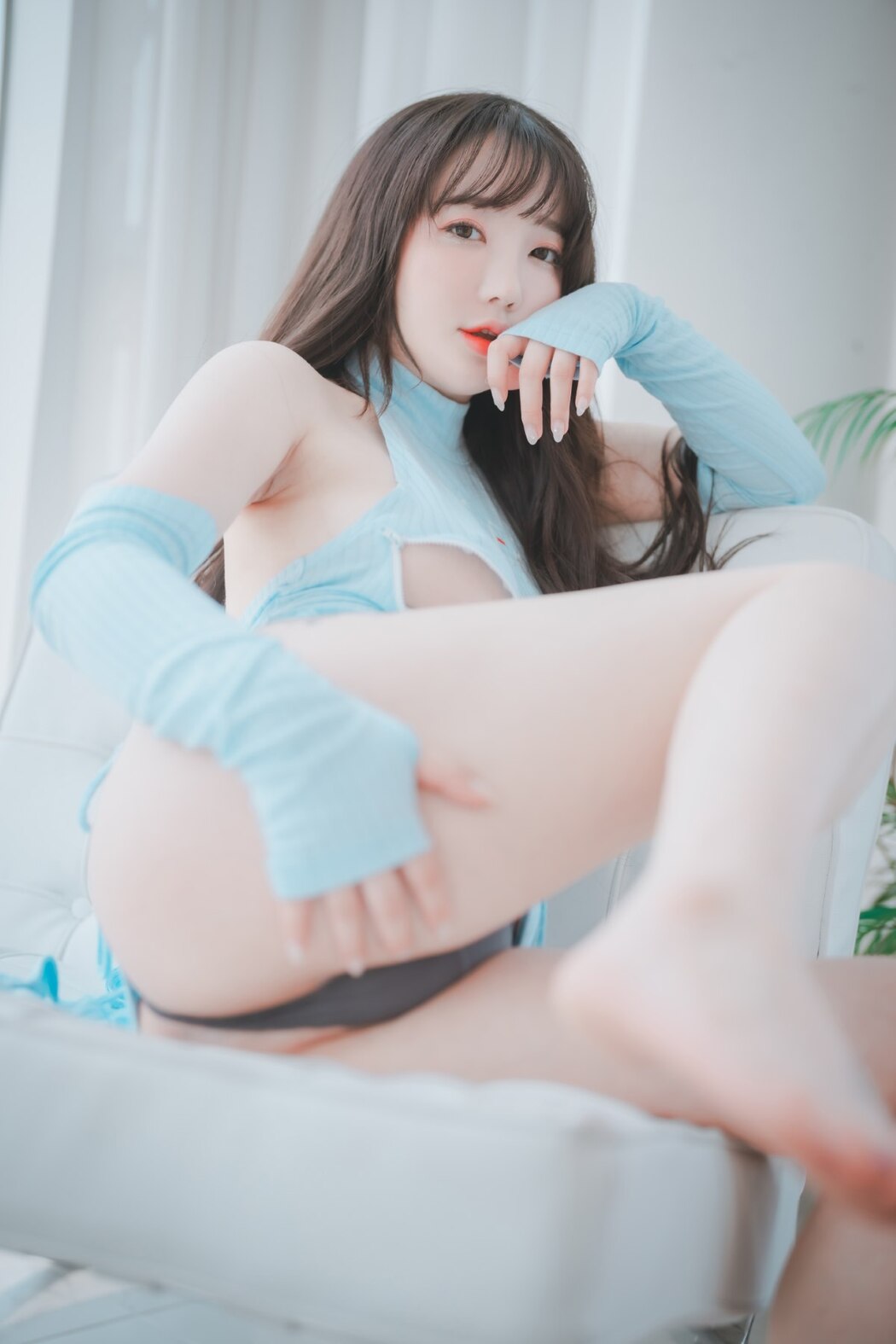 DJAWA Son Ye-Eun 손예은 – Ms. Slowhand