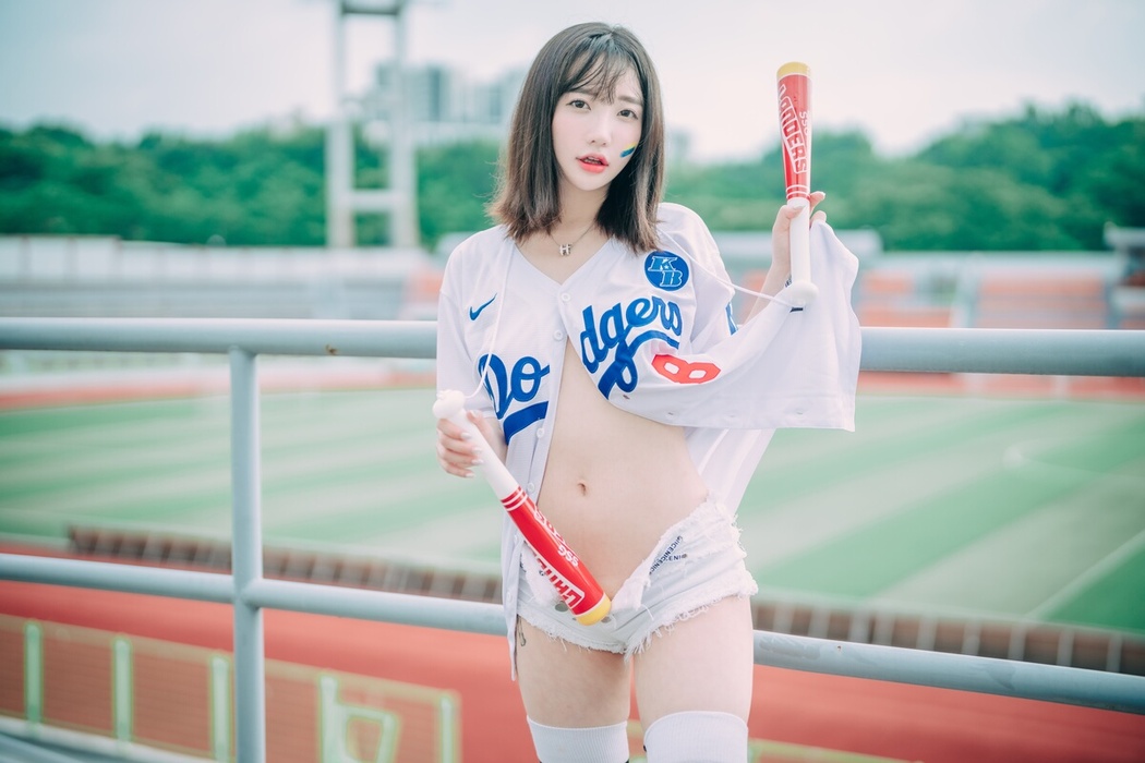 DJAWA Son Ye-Eun 손예은 – Cheer Up In The Summer B