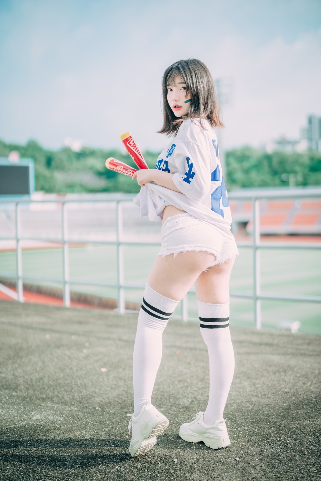 DJAWA Son Ye-Eun 손예은 – Cheer Up In The Summer A