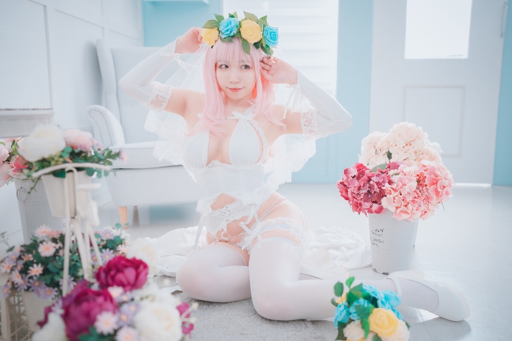 DJAWA Myaron – Super Sonico White Wedding